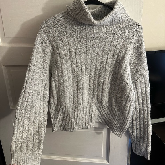 Sweater - Picture 6 of 8